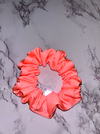 Level colour scrunchies