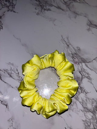 Level colour scrunchies