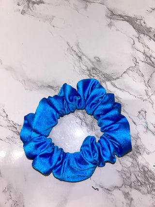 Level colour scrunchies