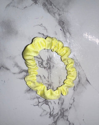 Mini yellow scrunchies
